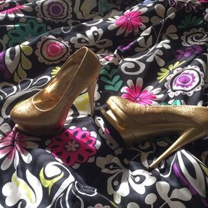 Gold privileged glitter gold heels